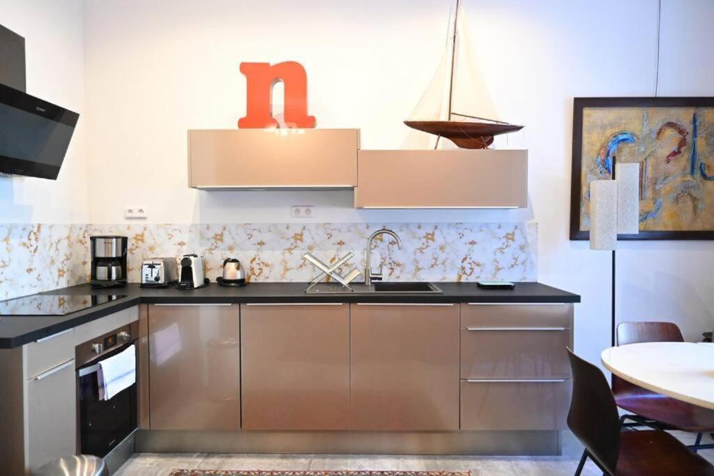 Le Bobo Vieux Port Apartment